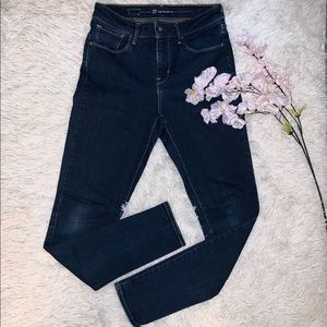 [SOLD] Levi’s High Rise Skinny Jeans